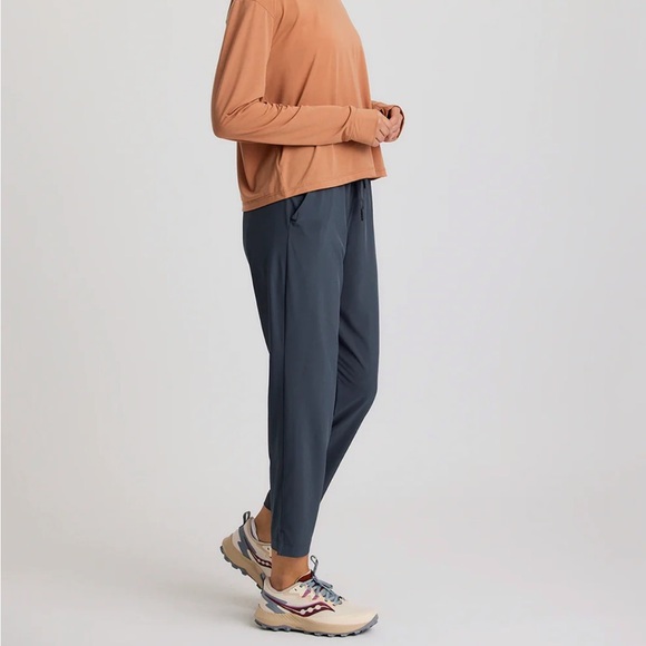 Free Fly Breeze Women’s Cropped Pant - Small - Blue dusk - Picture 8 of 8